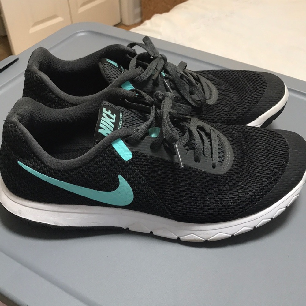 Nike Flex Sneakers
